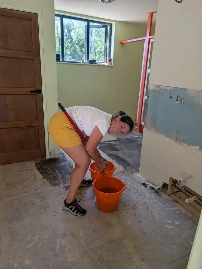 Kimberley - Landed in the UK @ 1, mopping the changing floors by 2:30